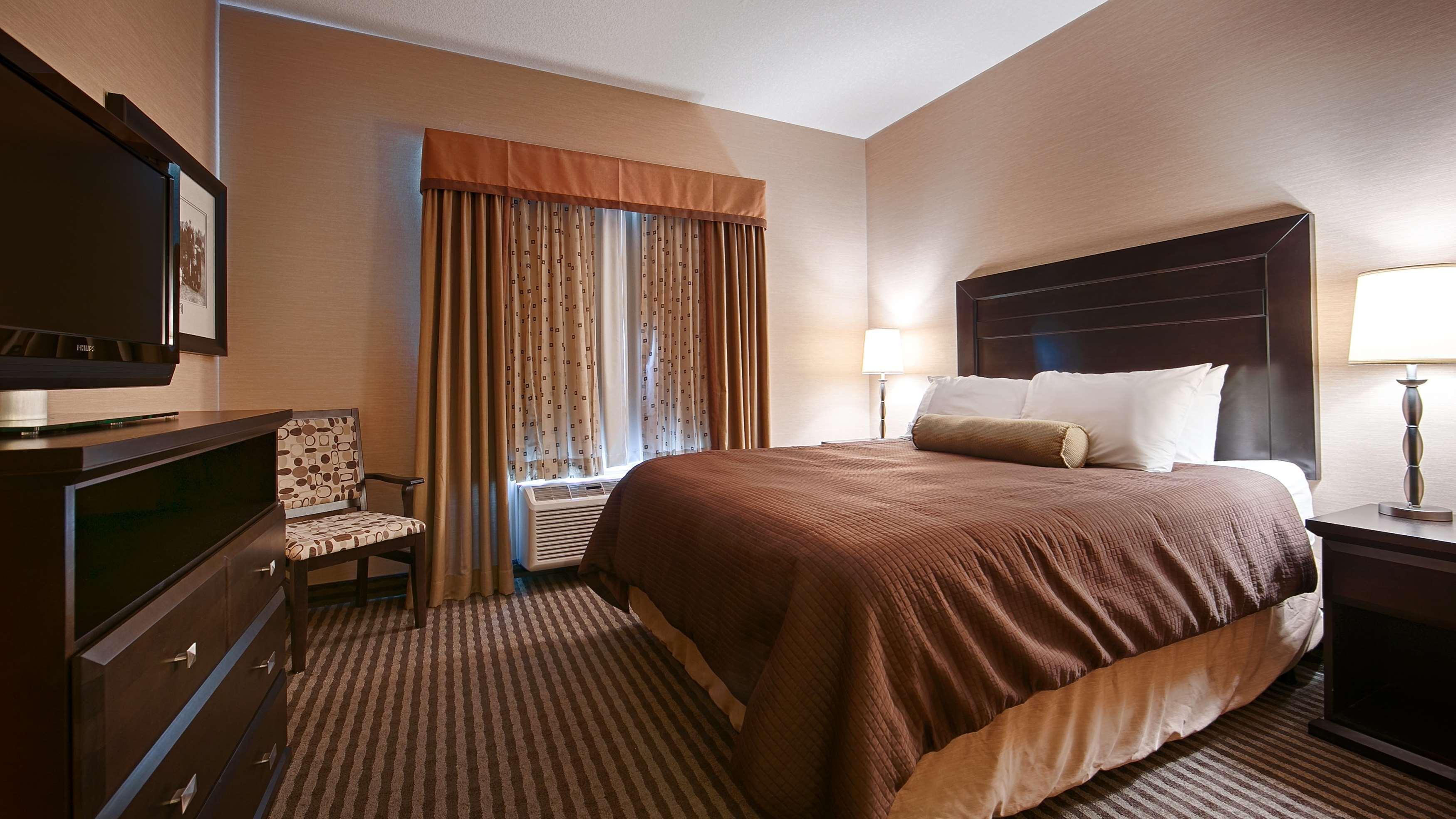 Best Western Sunrise Inn & Suites Stony Plain Екстериор снимка