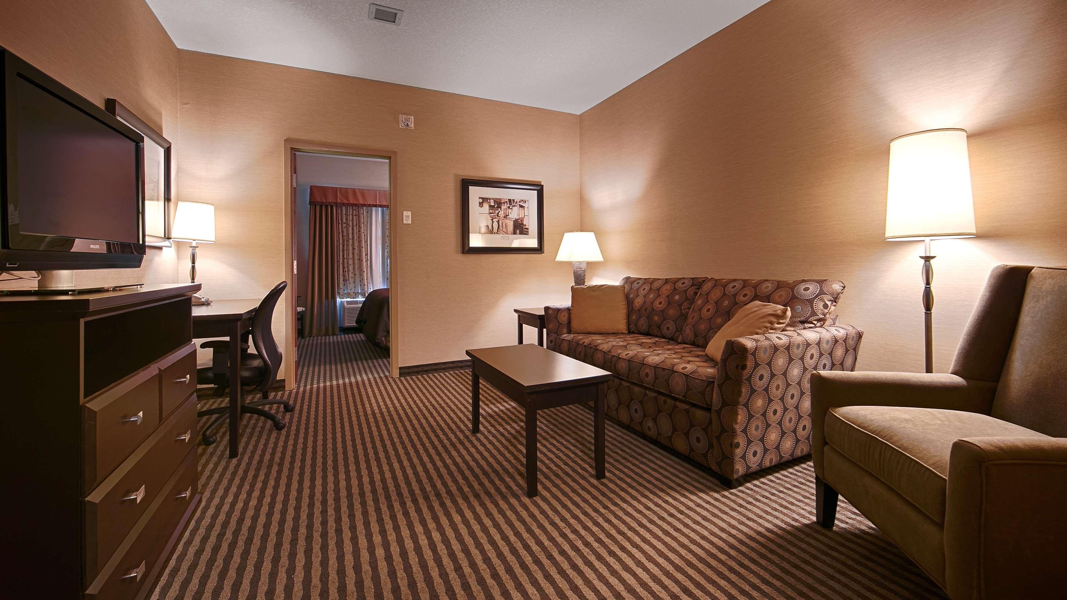Best Western Sunrise Inn & Suites Stony Plain Екстериор снимка