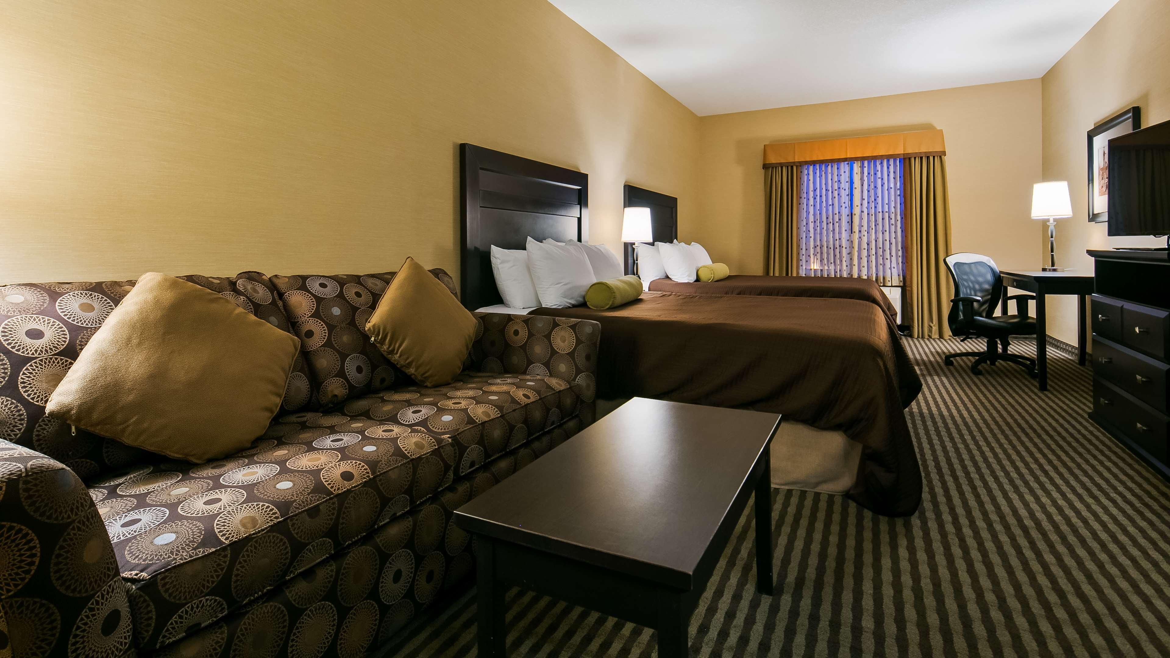 Best Western Sunrise Inn & Suites Stony Plain Екстериор снимка