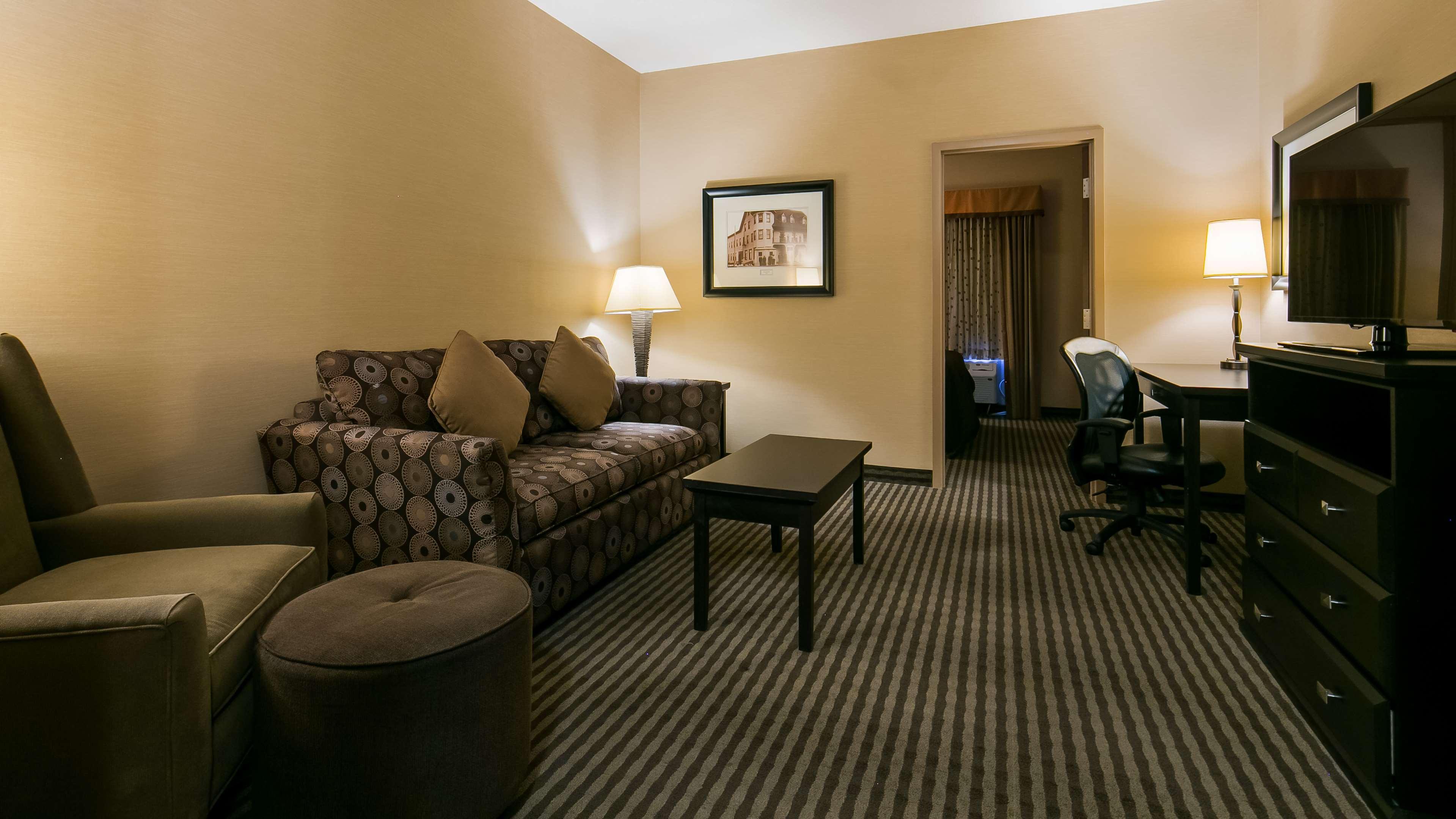 Best Western Sunrise Inn & Suites Stony Plain Екстериор снимка