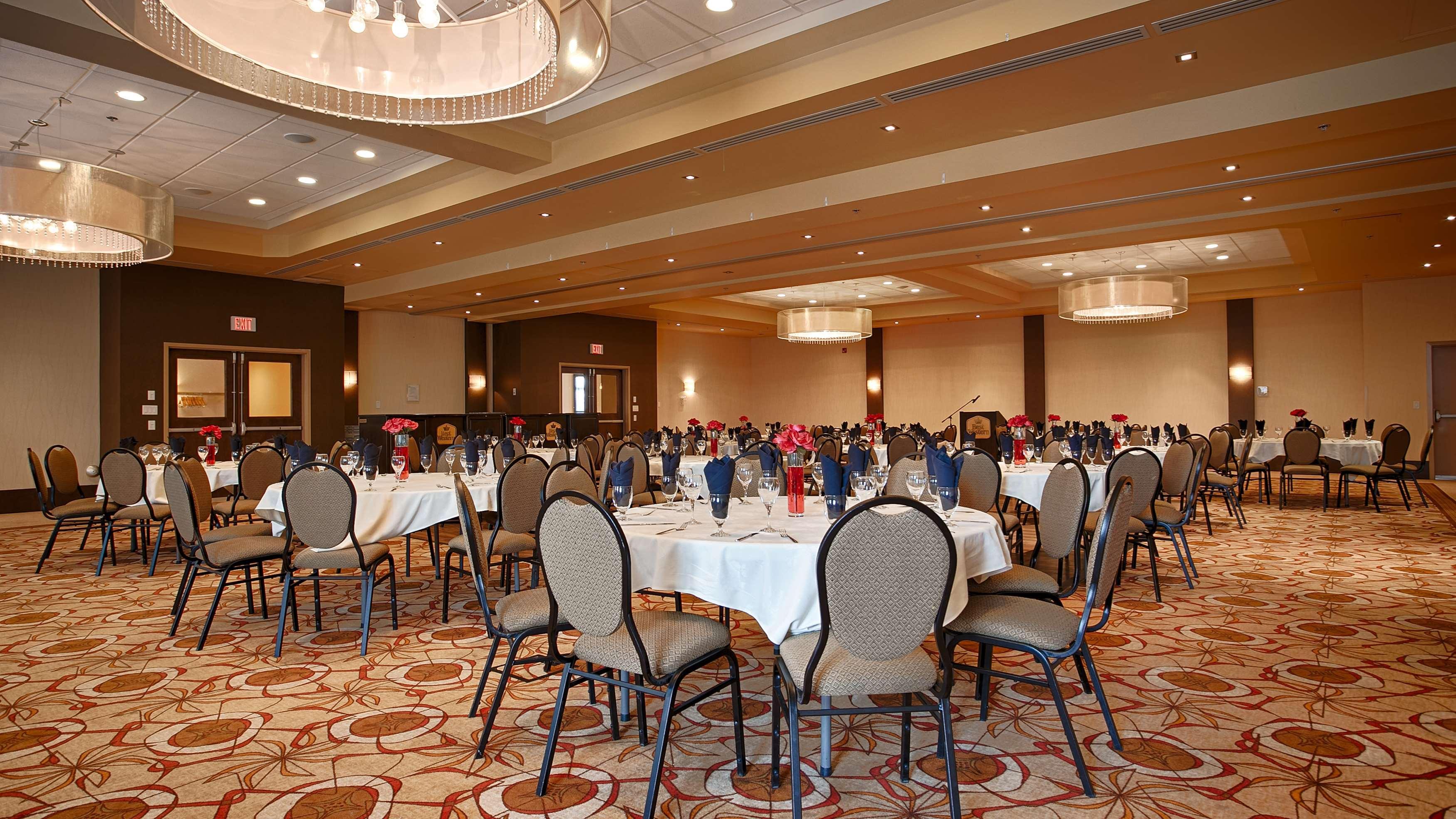 Best Western Sunrise Inn & Suites Stony Plain Екстериор снимка