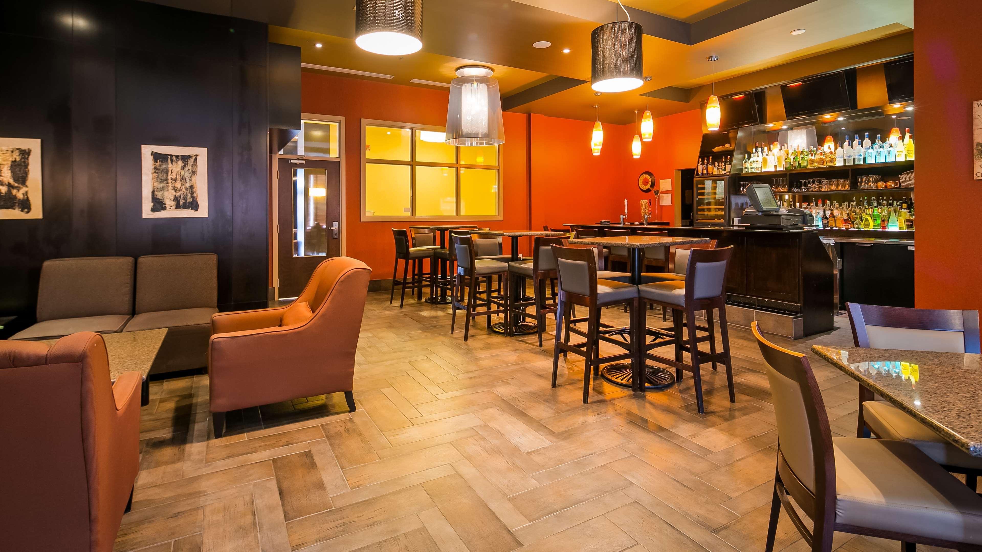 Best Western Sunrise Inn & Suites Stony Plain Екстериор снимка