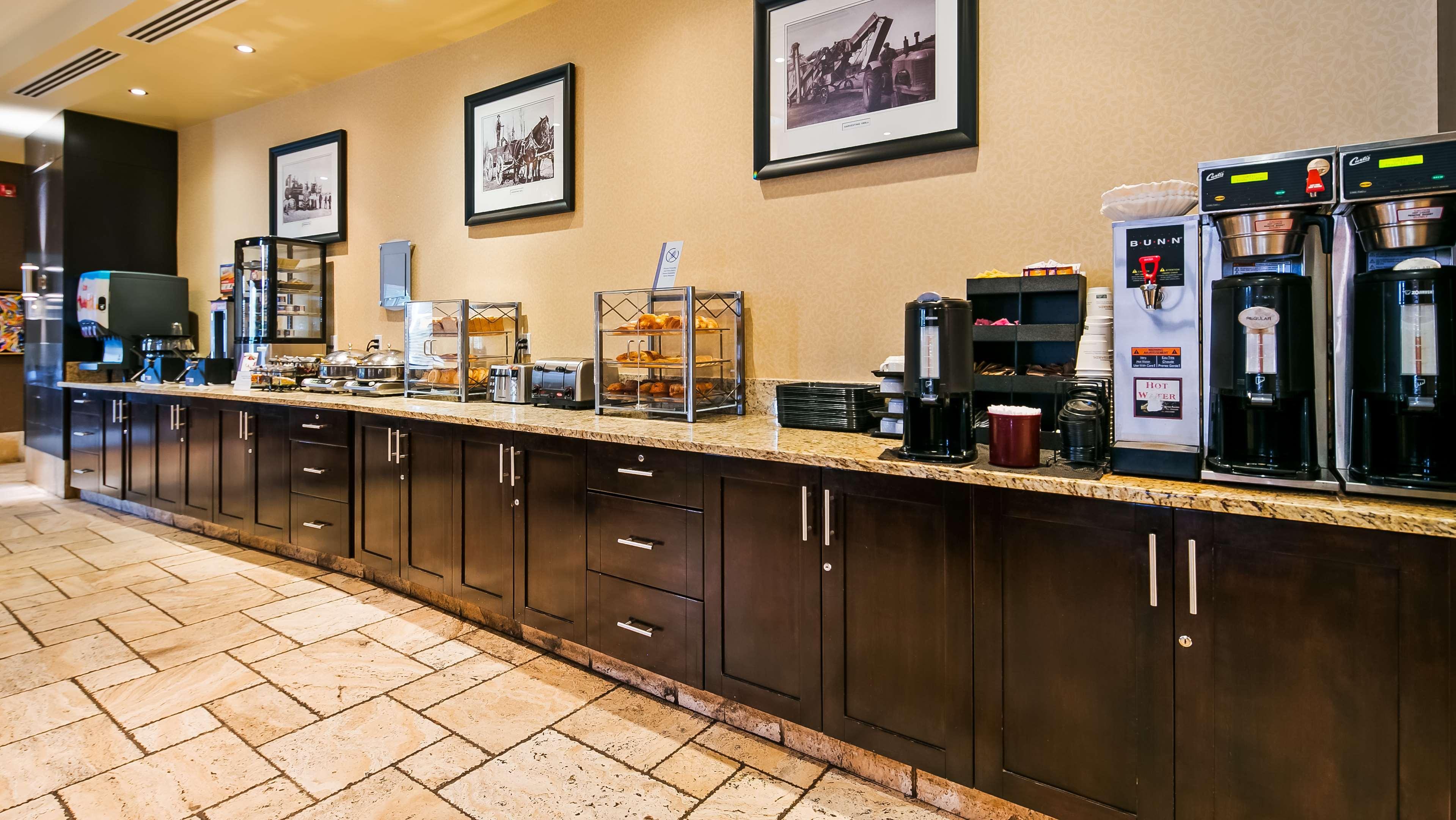Best Western Sunrise Inn & Suites Stony Plain Екстериор снимка