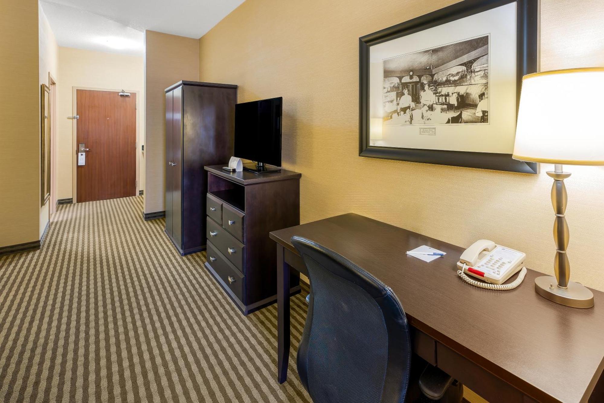 Best Western Sunrise Inn & Suites Stony Plain Екстериор снимка