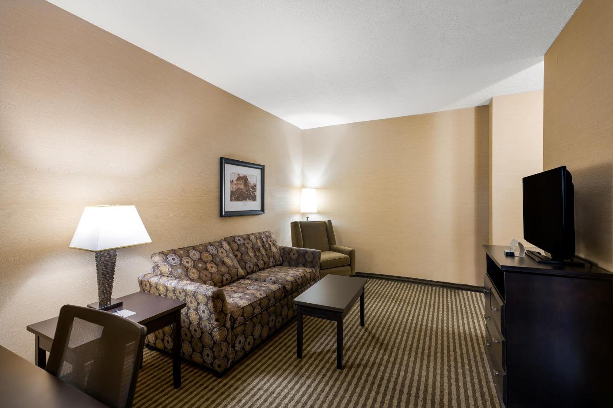 Best Western Sunrise Inn & Suites Stony Plain Екстериор снимка