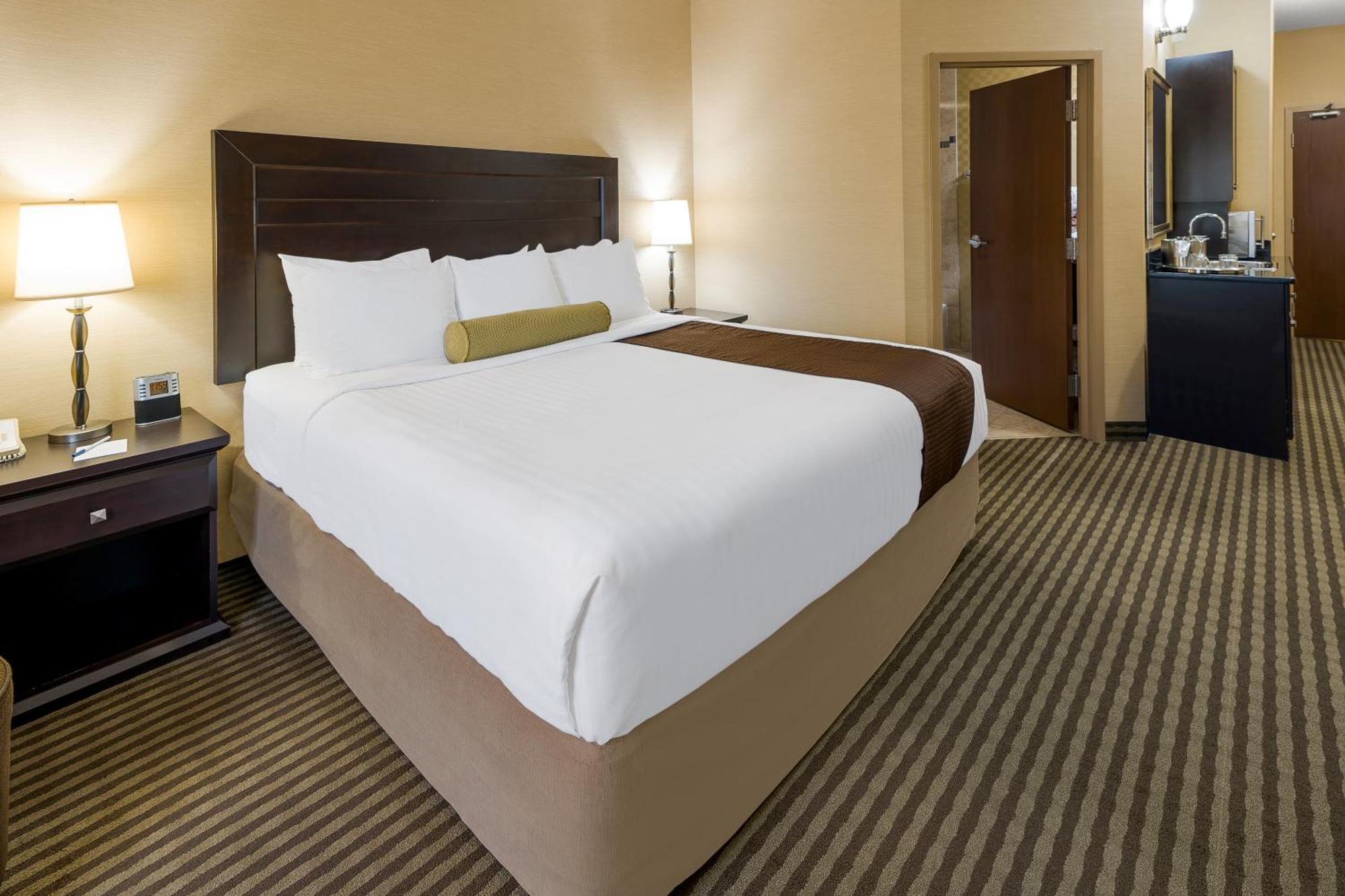 Best Western Sunrise Inn & Suites Stony Plain Екстериор снимка