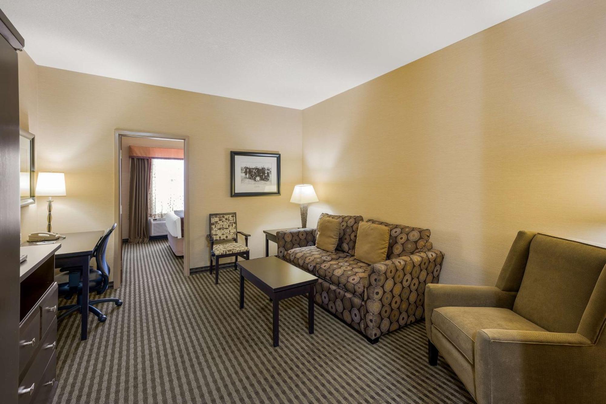 Best Western Sunrise Inn & Suites Stony Plain Екстериор снимка