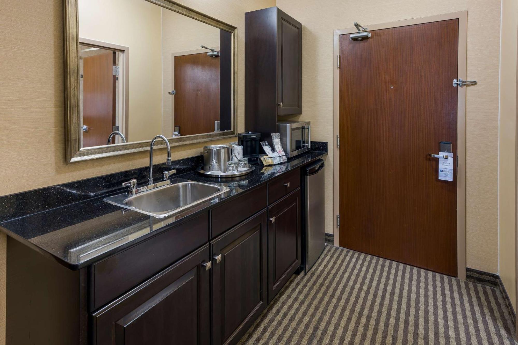 Best Western Sunrise Inn & Suites Stony Plain Екстериор снимка
