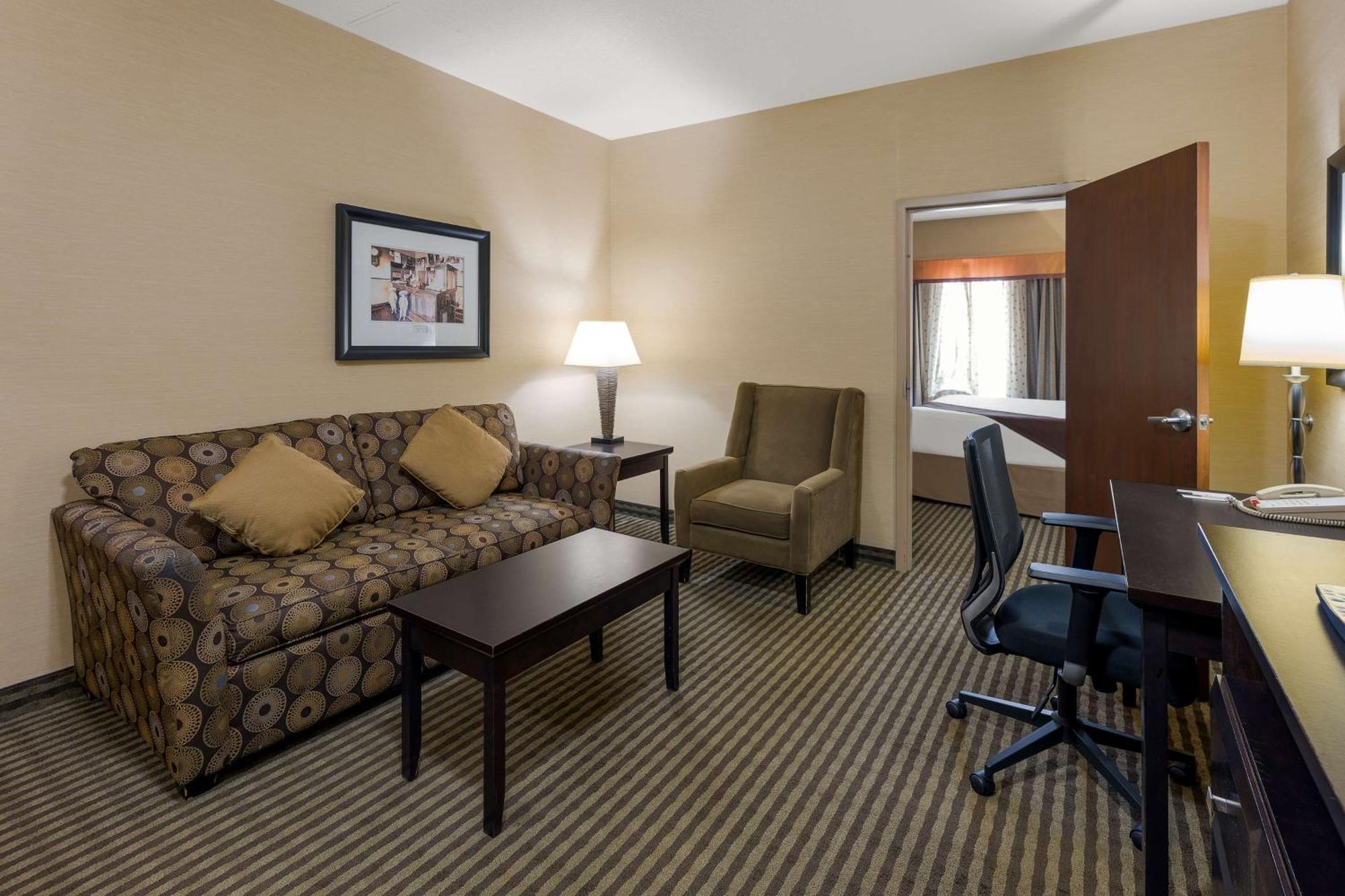 Best Western Sunrise Inn & Suites Stony Plain Екстериор снимка