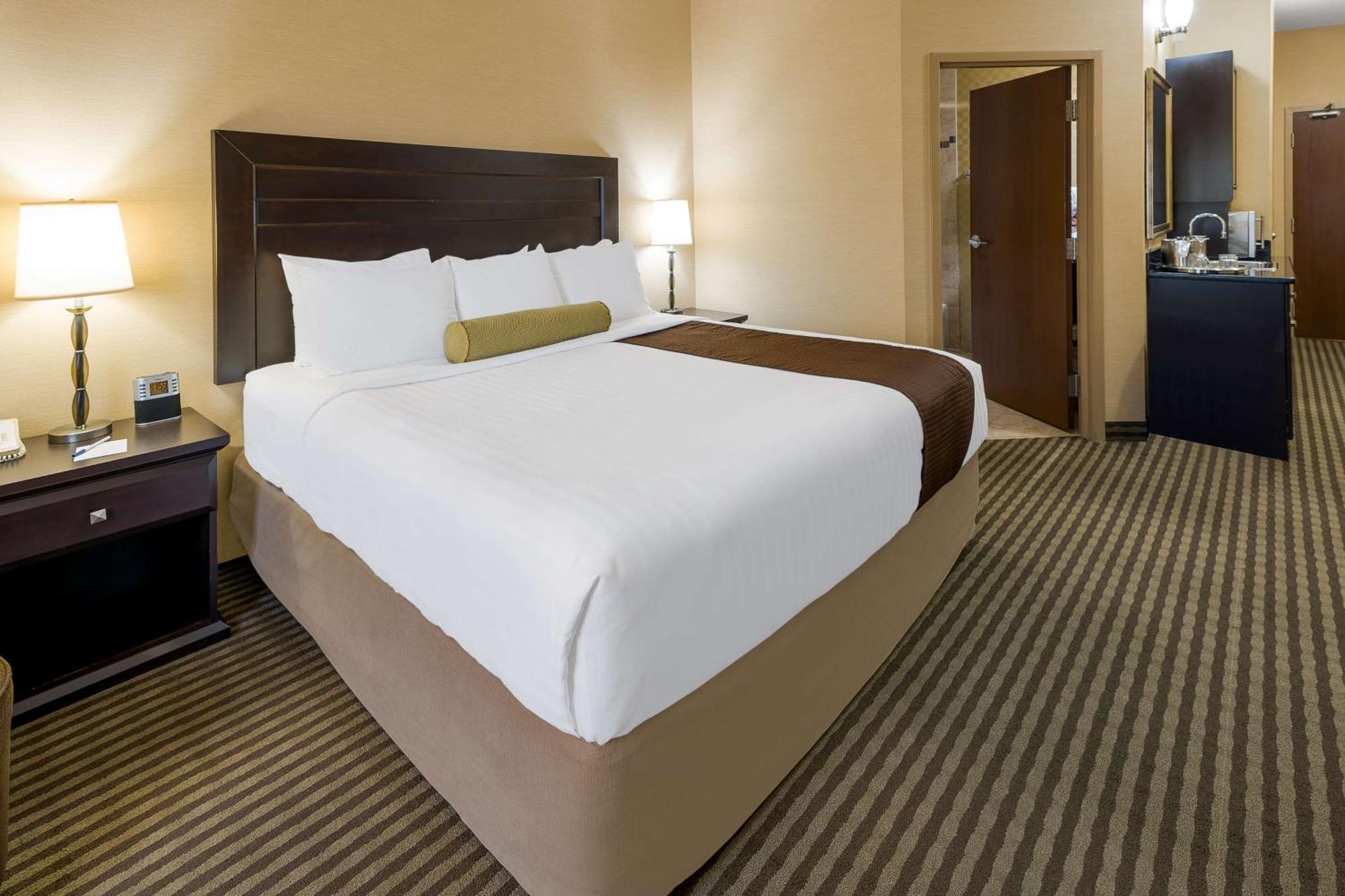 Best Western Sunrise Inn & Suites Stony Plain Екстериор снимка